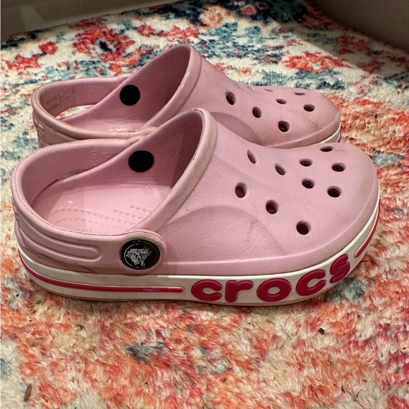 Girls Size 10C Pink Crocs - Picture 1 of 4